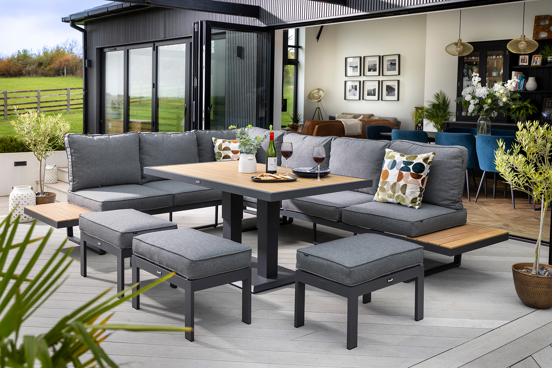 Sonas Rectangular Corner Platform Set
